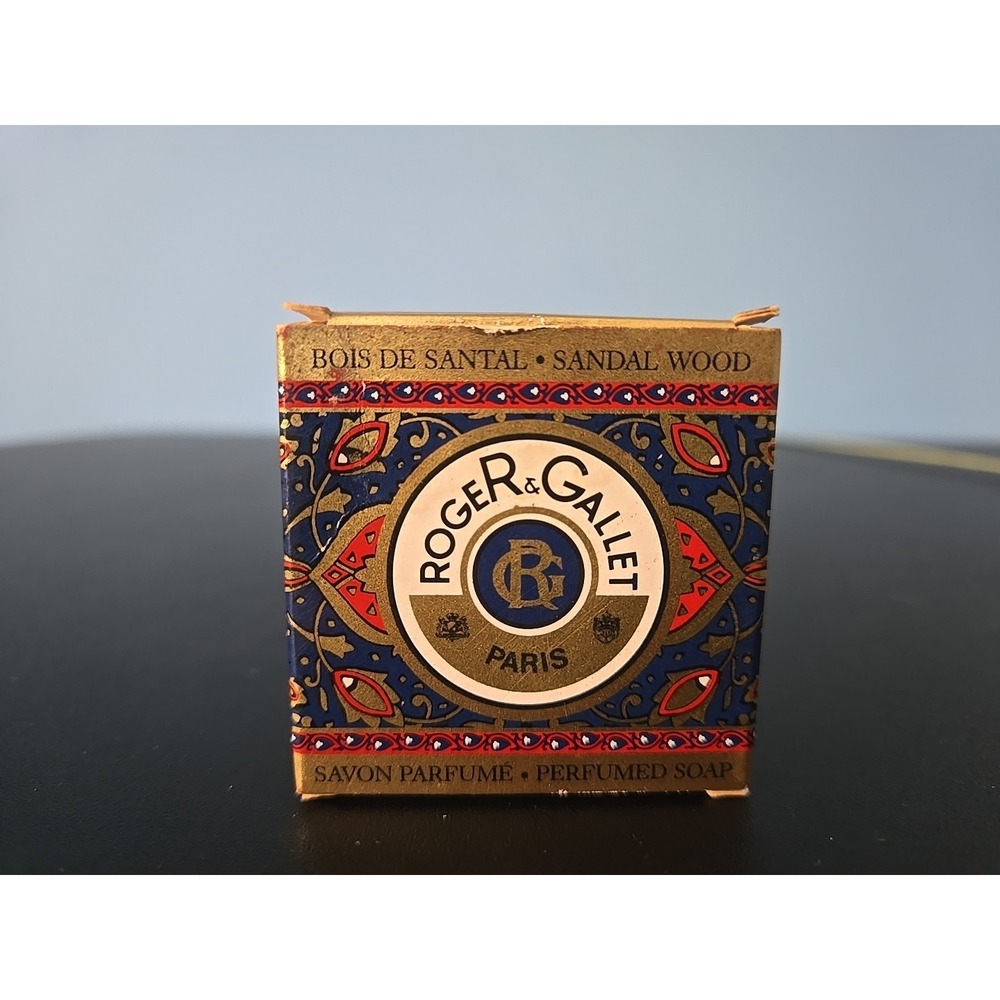 Roger & Gallet Sandal Wood Sandalwood Mini Soap 0.9 OZ. 25 g. Unisex